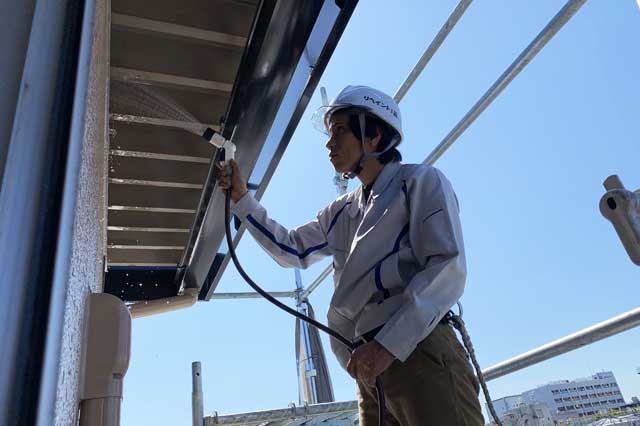 雨漏り診断士散水試験のイメージ
